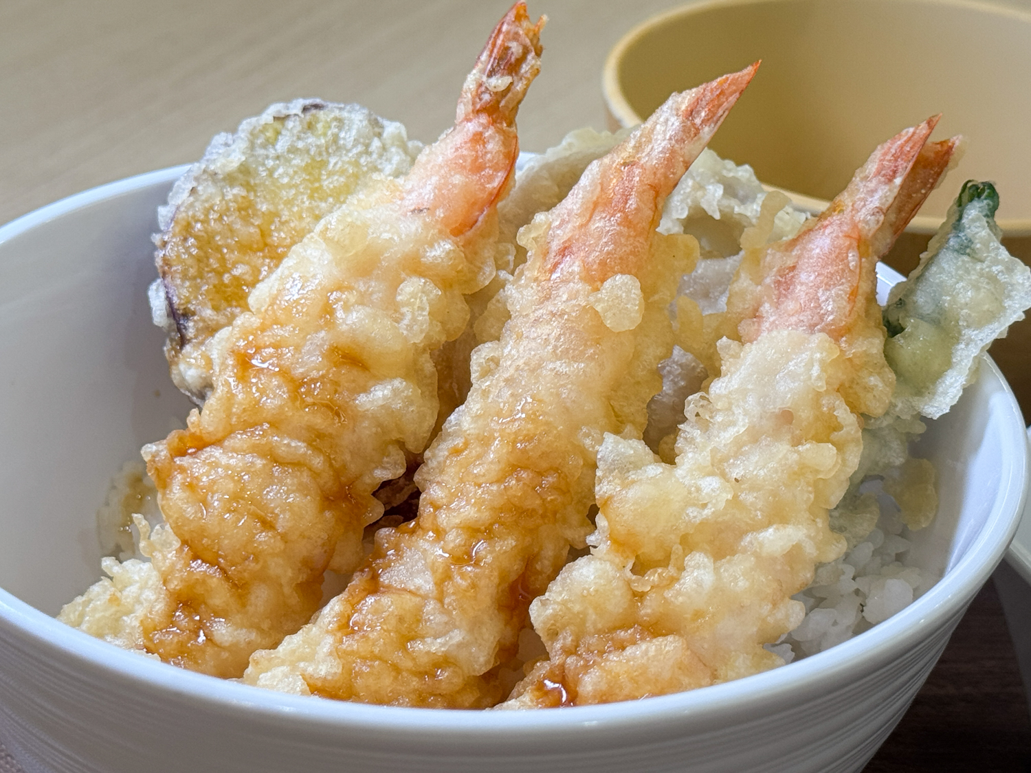 BAP認証の海老を使用した『海老天丼』